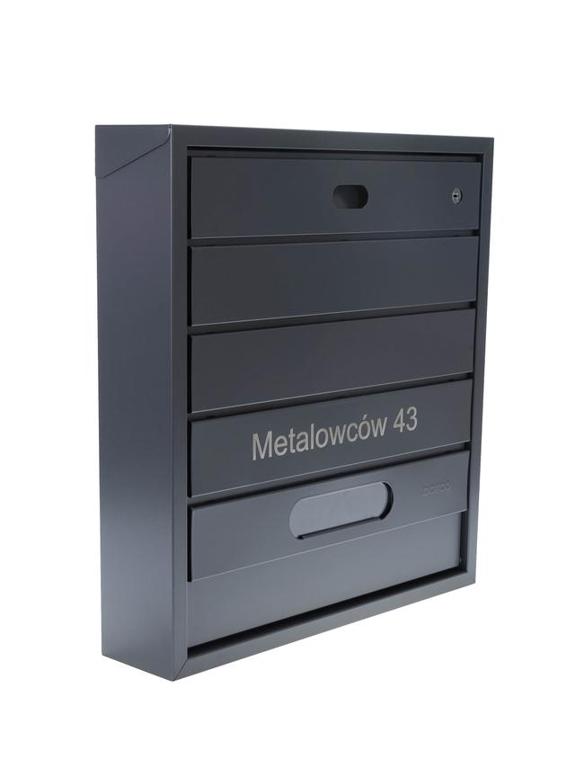 Skrzynka na listy z numerem i ulicą  BSL-3-GR-W | GRAFITOWA | GRAWER (1 lamela)